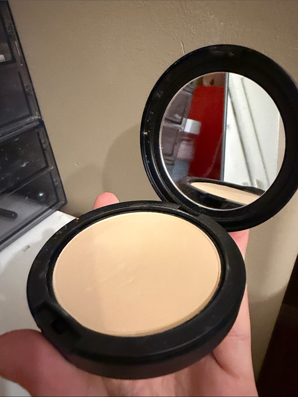 MAC Cosmetics Black Compact Pressed Setting Powder - Picture 3 of 4